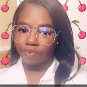 Meet your Posher, Sharonica